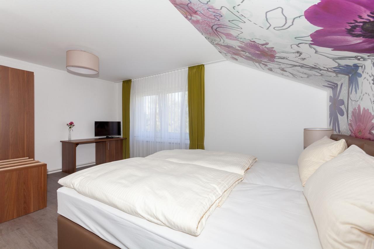 Waldgasthof Im Schwall Hotel Nastätten Esterno foto